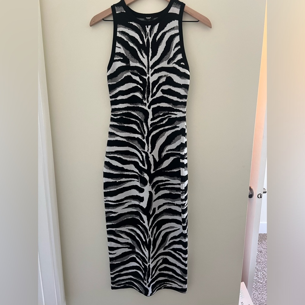 EXPRESS Zebra Body Contour Maxi - S
